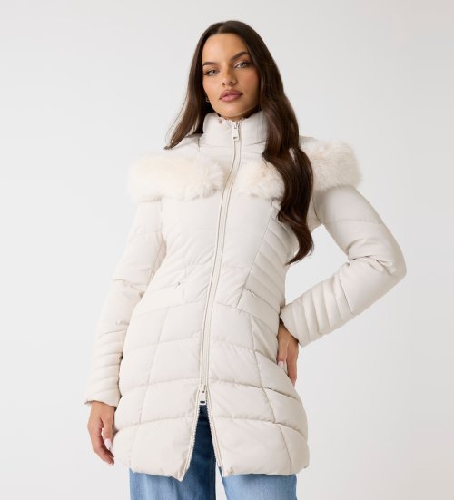 Comprare Guess Piumino con cappuccio in pelliccia sintetica beige crema