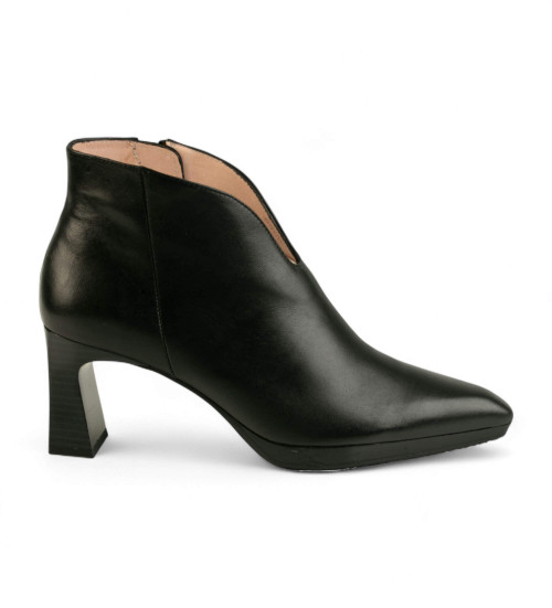 Buy Hispanitas Leather ankle boots black pointed toe design