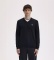 Nakup Fred Perry Pulover Classic s koničastim izrezom v črni barvi