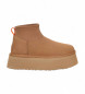 UGG Botins Classic Mini Dipper em pele castanha