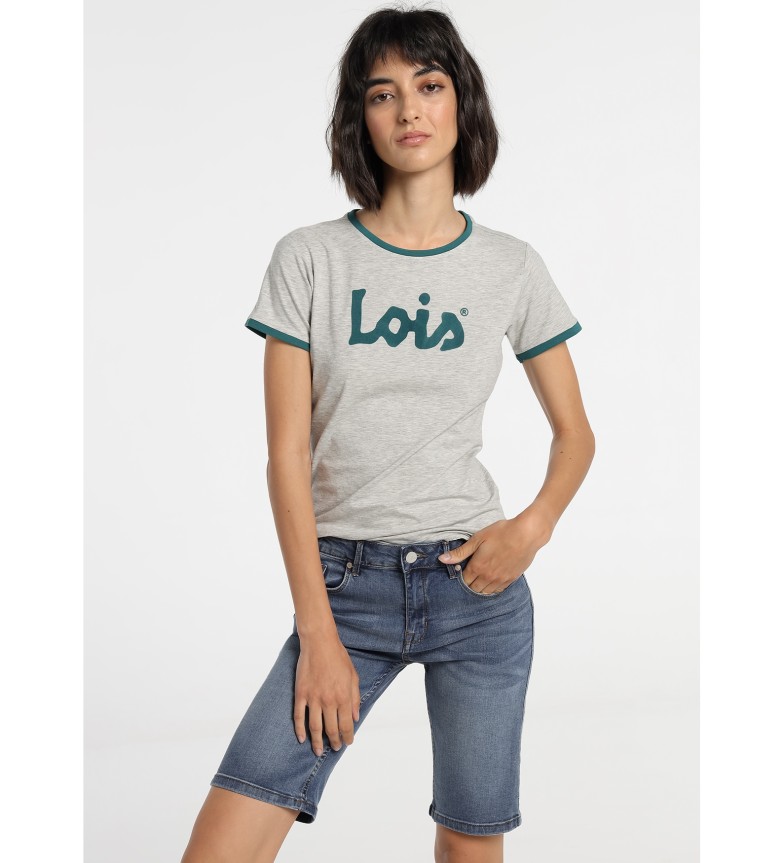 Bermuda corta de mujer, la marca lois y tejido vaquero. Pantalón corto