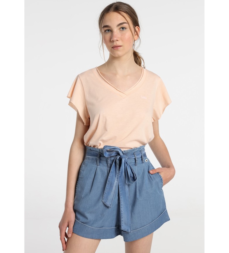 Bermuda corta de mujer, la marca lois y tejido vaquero. Pantalón corto
